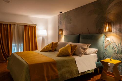 Two Rooms Chiaia 37 — 4-Star Luxury Hotel in Naples, Italy