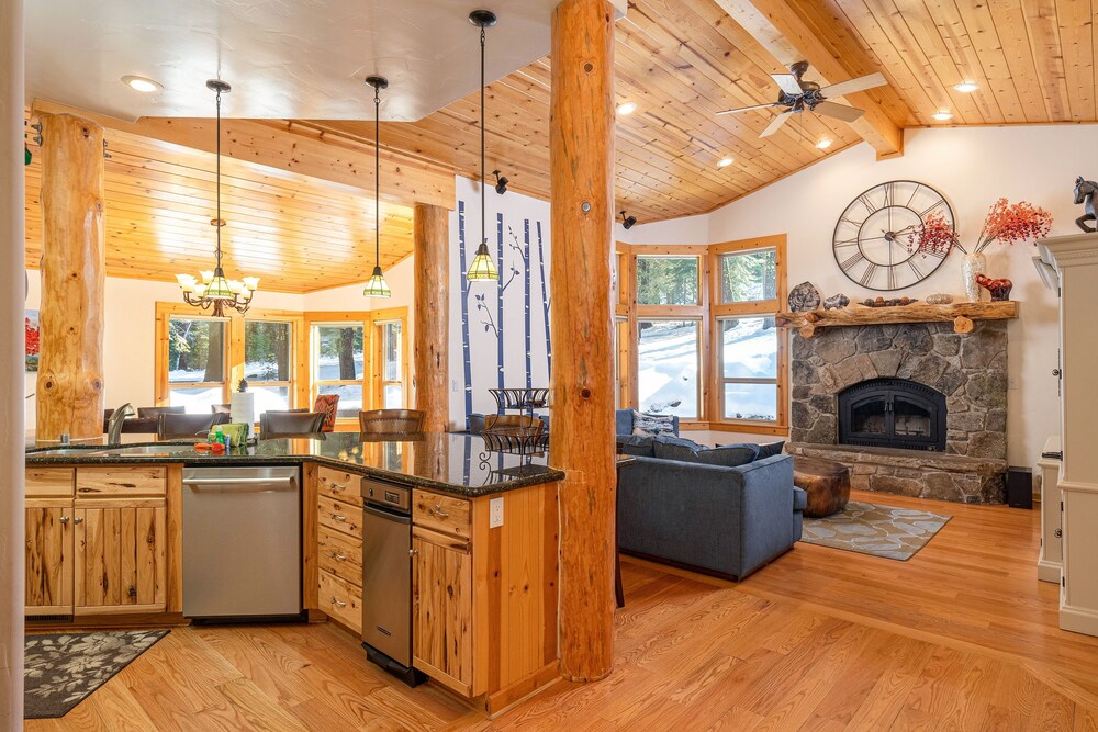 Wooded Luxury at Tahoe Donner - photo 10