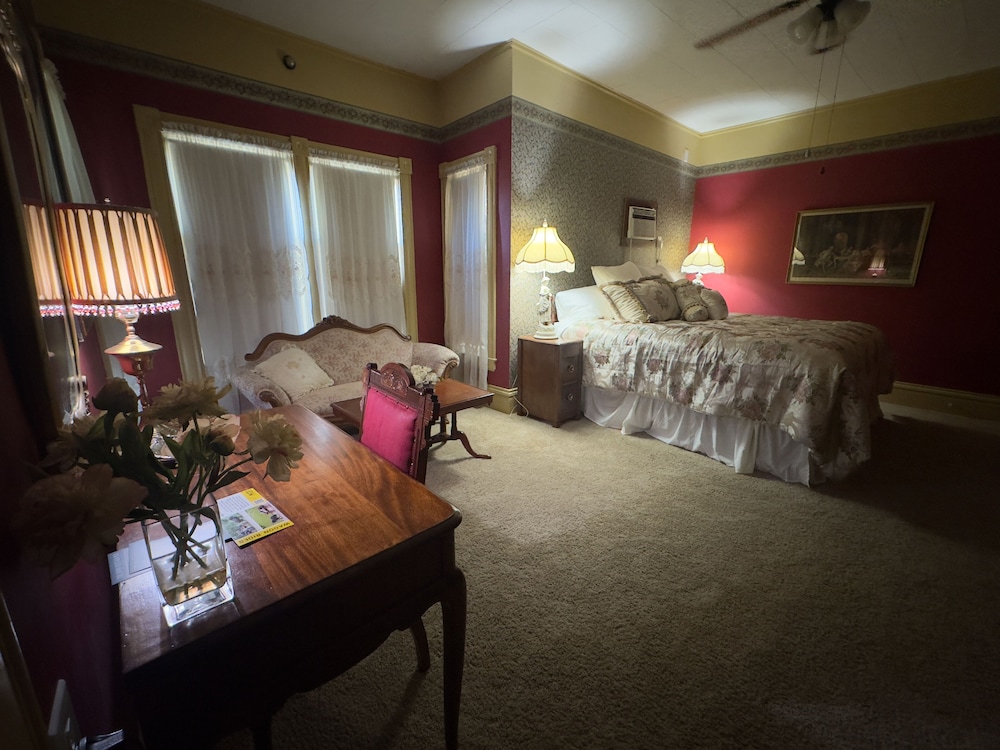 The Boho Buffalo Inn - photo 31