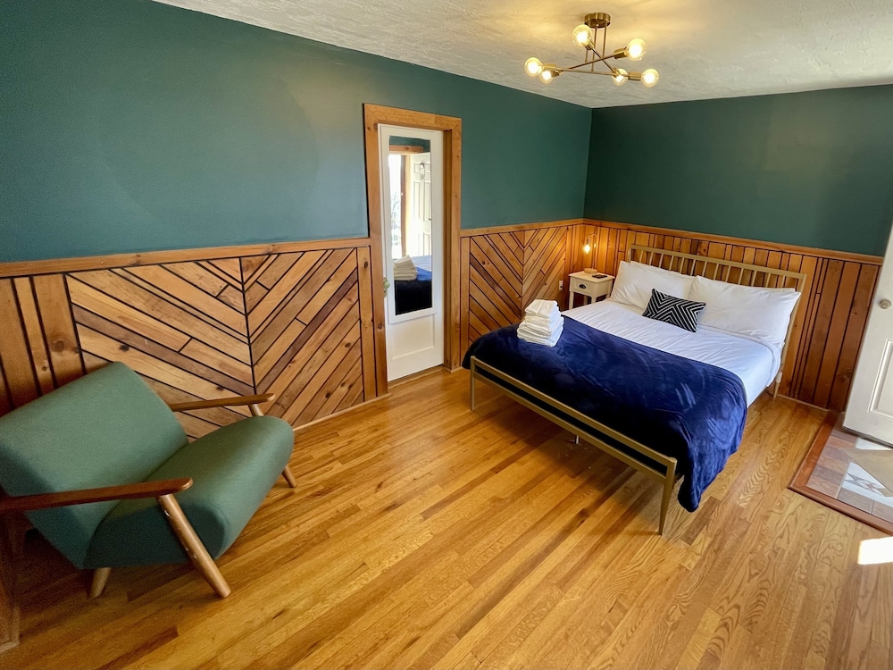 Skyline Village Inn — Spruce Pine — photo 5