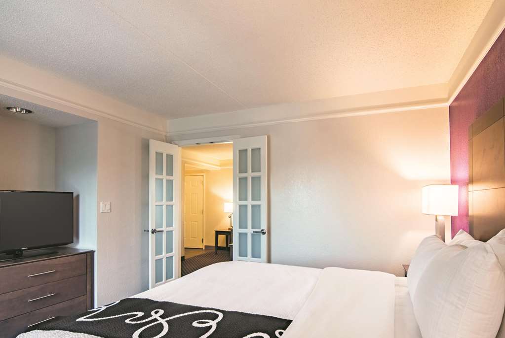 La Quinta Inn & Suites by Wyndham Oklahoma City Norman - photo 43
