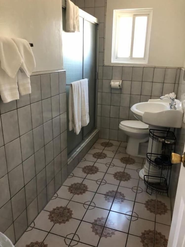 Rest Haven Motel - photo 29
