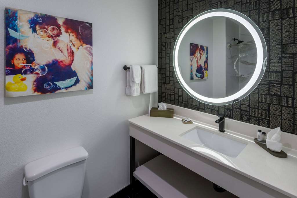 La Quinta Inn & Suites by Wyndham Maricopa Copper Sky - photo 27