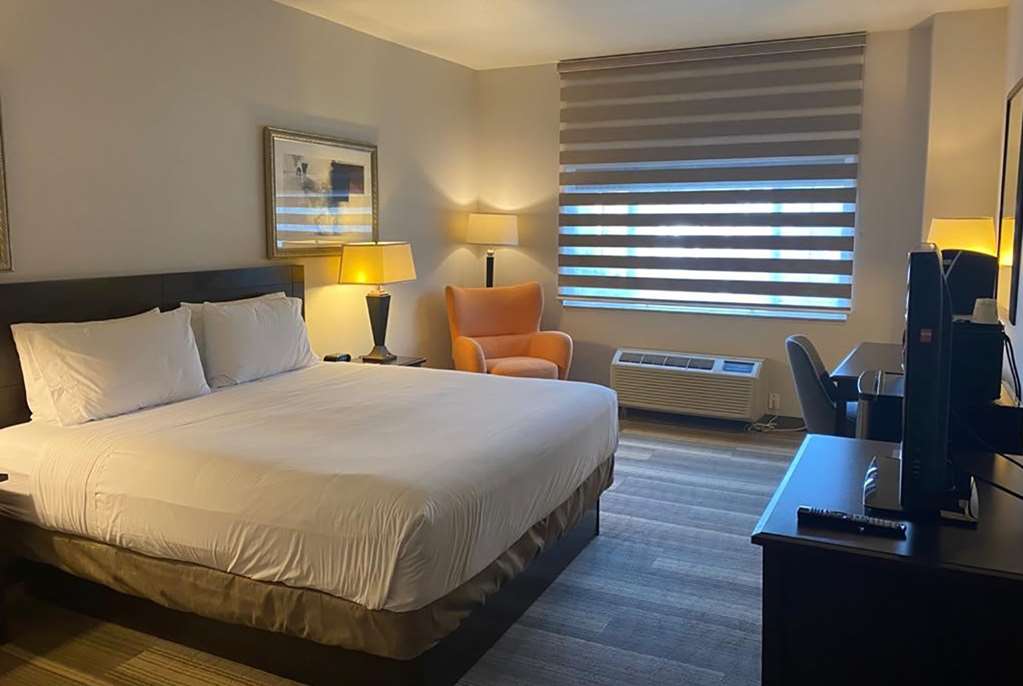 Hotel Marguerite Anaheim Garden Grove Trademark Collection by Wyndham - photo 4