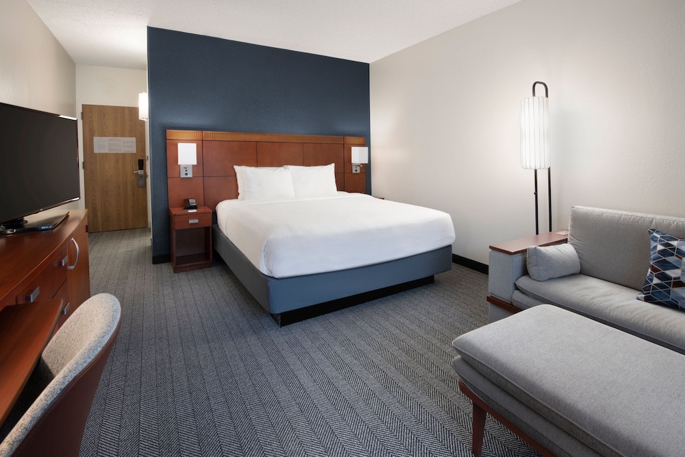 Courtyard by Marriott Dallas Plano Parkway at Preston Road - photo 11