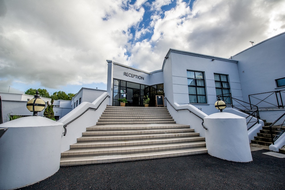 Waterfoot Hotel — Derry