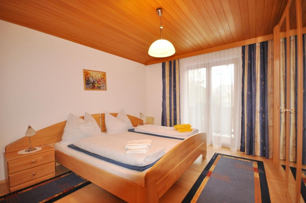 Hytte Ved Innsjø — hotel in Snaase
