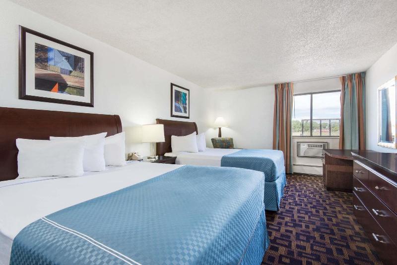 Travelodge by Wyndham Laramie - photo 10