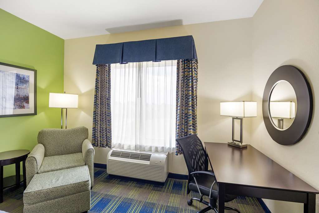 Best Western Plus Pratt - photo 20