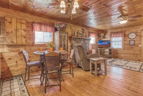 Bear Den Hot Tub 1089 of FREE Attraction tickets for each paid day Dollywood and More - photo 6