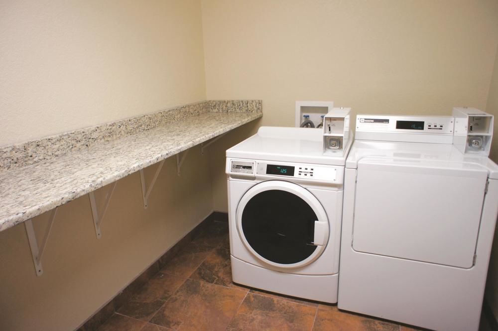 La Quinta Inn & Suites by Wyndham Castle Rock - photo 15