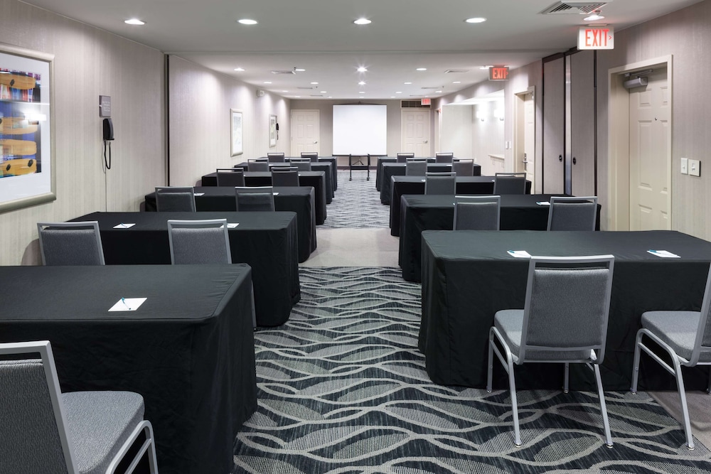 Homewood Suites by Hilton Mahwah - photo 27