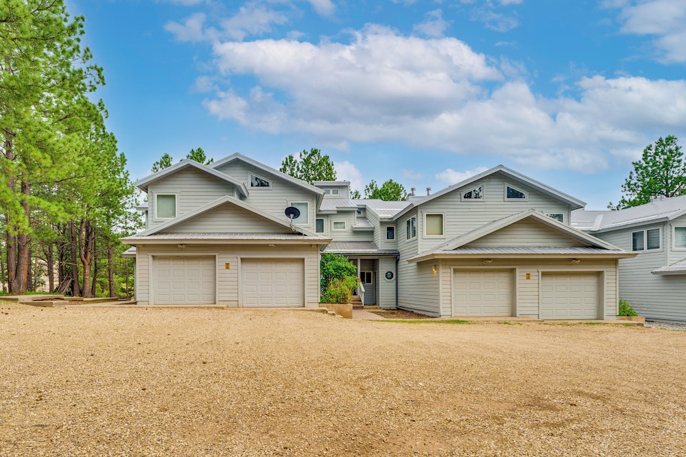 Half Mi to Angel Fire Resort: Townhome w Grill - photo 2