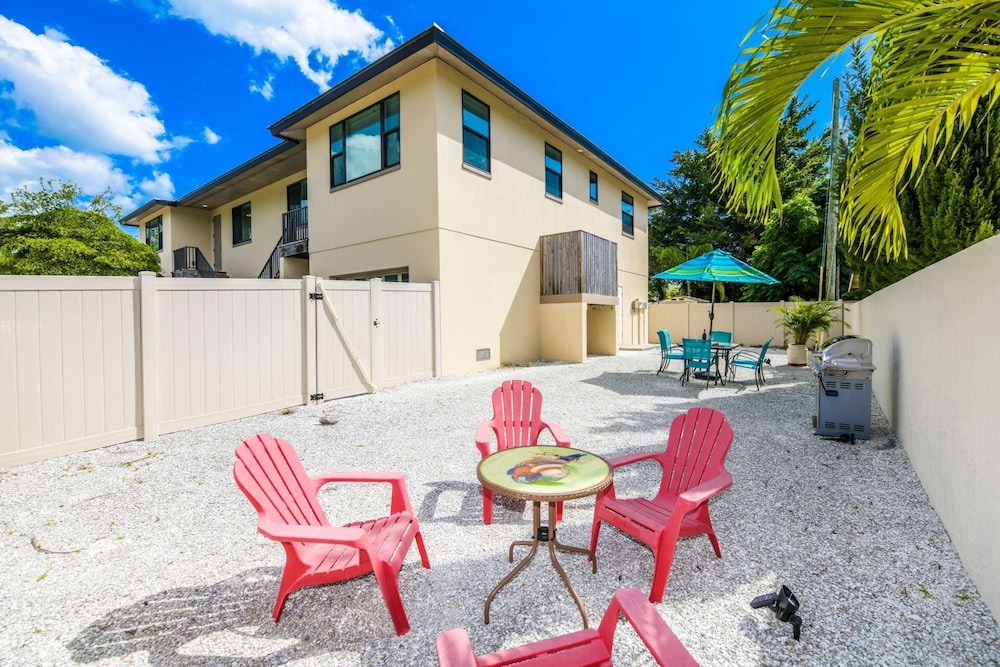 Lido Dream Getaway Duplex N — 4-Star Luxury Hotel in Sarasota, United States