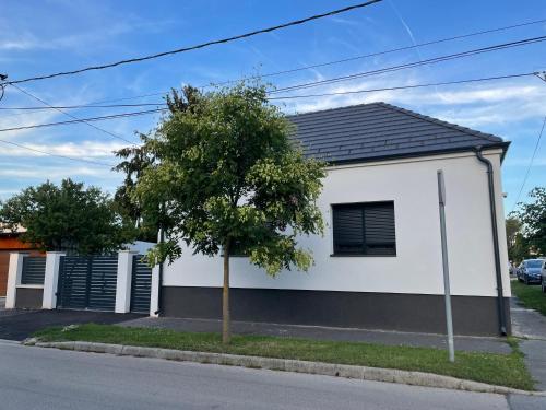 D 20 Apartmanhaz Zalaegerszeg Dozsa Gyorgy Utca 20 — 4-Star Luxury Hotel in Zalaegerszeg, Hungary