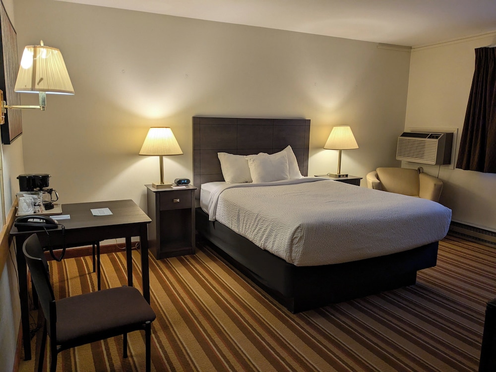 Magnuson Hotel Copper Crown - photo 11