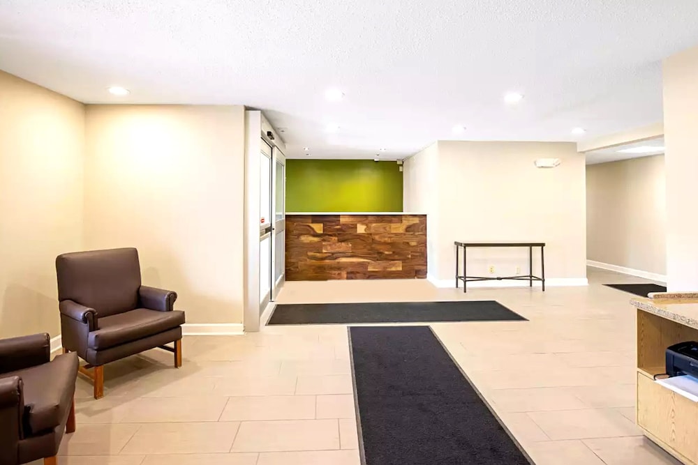 Norwood Inn & Suites Milwaukee - photo 20