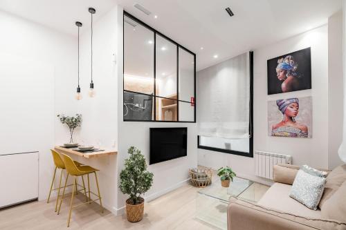 Charming Almudena - last minute hotel in Madrid