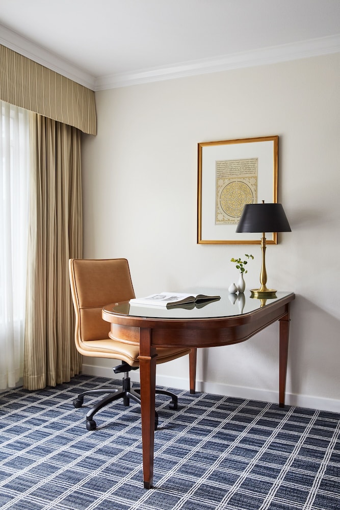 The Stanford Park Hotel - photo 12