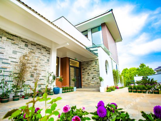 Yunqi Courtyard Hot Spring Inn in Tengyue, People's Republic of China