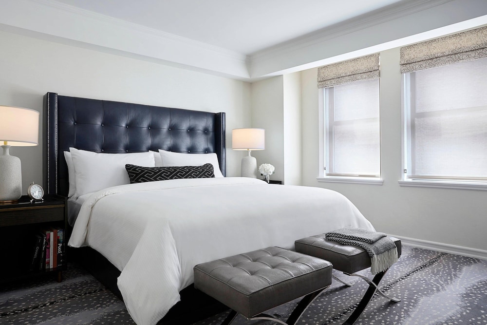 JW Marriott Essex House New York - photo 21