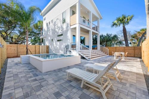 Sunset Cove 2 Heated Pool Sea Views Walkable in Saint Augustine, United States