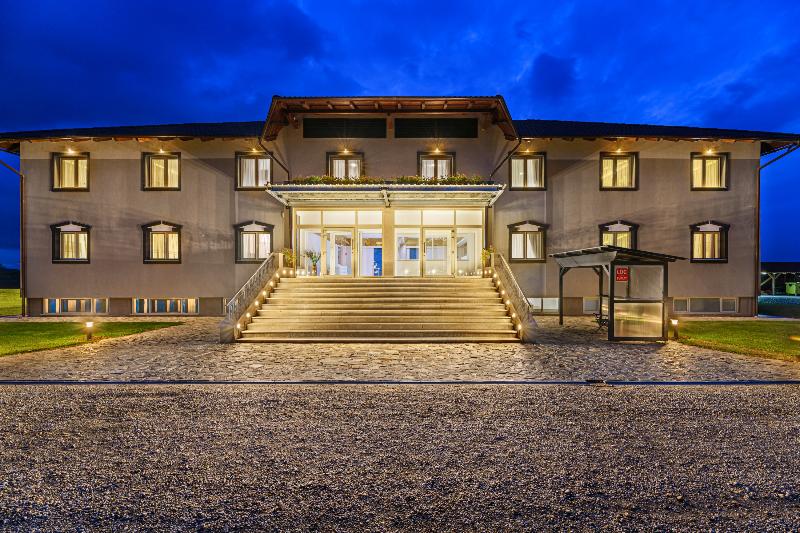 Stejarii Resort — Ineu — photo 4