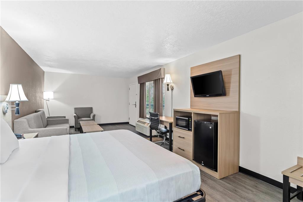 Quality Inn & Suites Albuquerque - photo 29