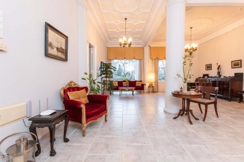 Acheiropoietos Apartment — 4-Star Luxury Hotel in Thessaloniki, Greece