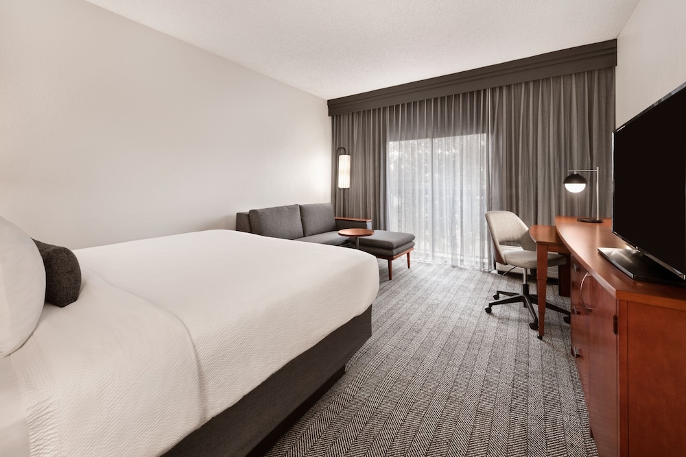 Courtyard by Marriott Memphis Airport - photo 9