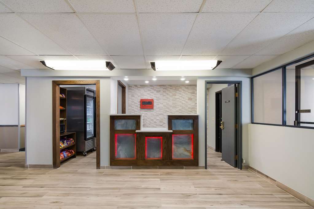 Econo Lodge Williston - photo 2