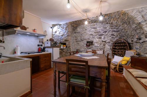 Taverna delle Mura — 4-Star Luxury Hotel in Ameglia, Italy