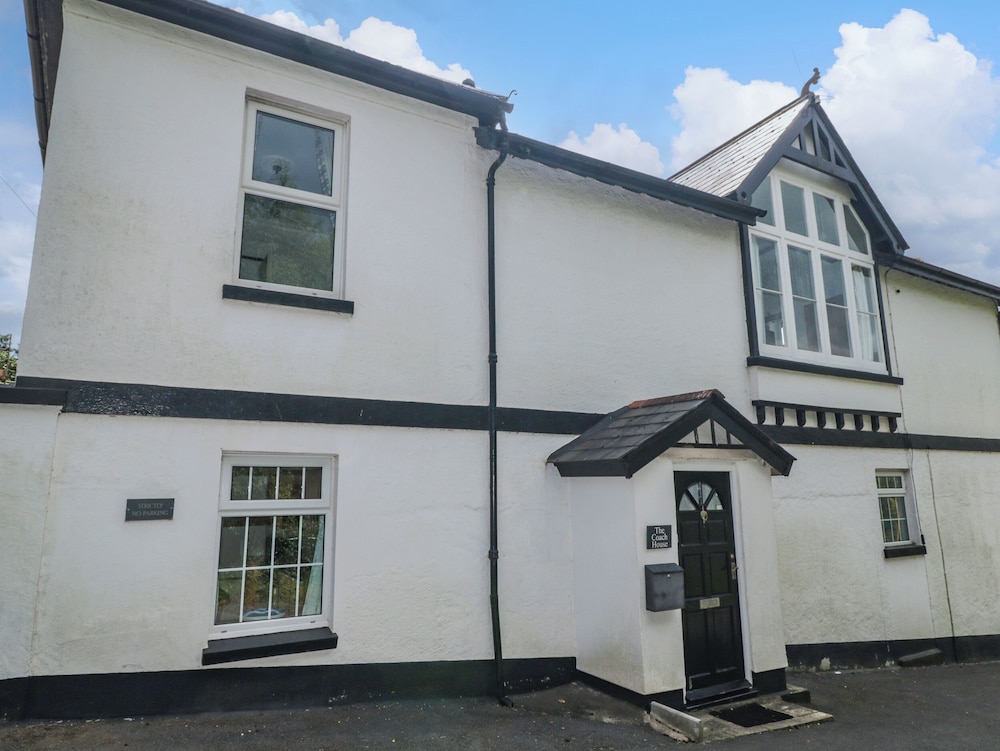 The Coach House — 4-Star Luxury Hotel in Dawlish, United Kingdom