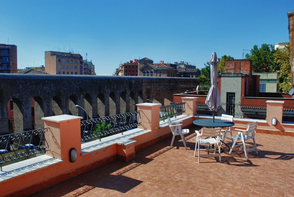 Villa Lanusei — 4-Star Luxury Hotel in Rome, Italy