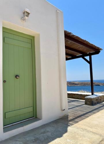 Sto Faro in Kythnos, Greece