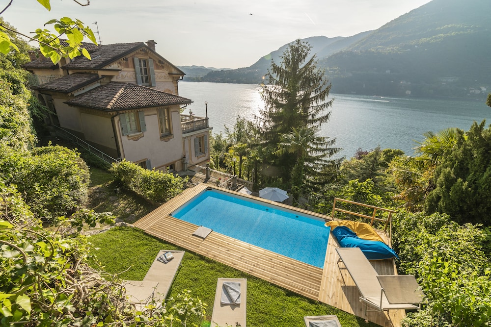 Villa Costanza — 4-Star Luxury Hotel in Blevio, Italy