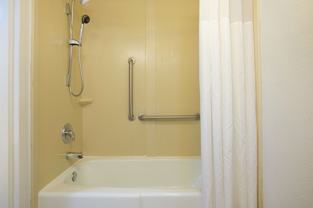 Hampton Inn Hilton Head - photo 28