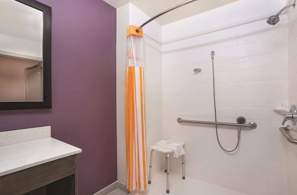 La Quinta Inn & Suites by Wyndham Chattanooga Lookout Mtn - photo 21