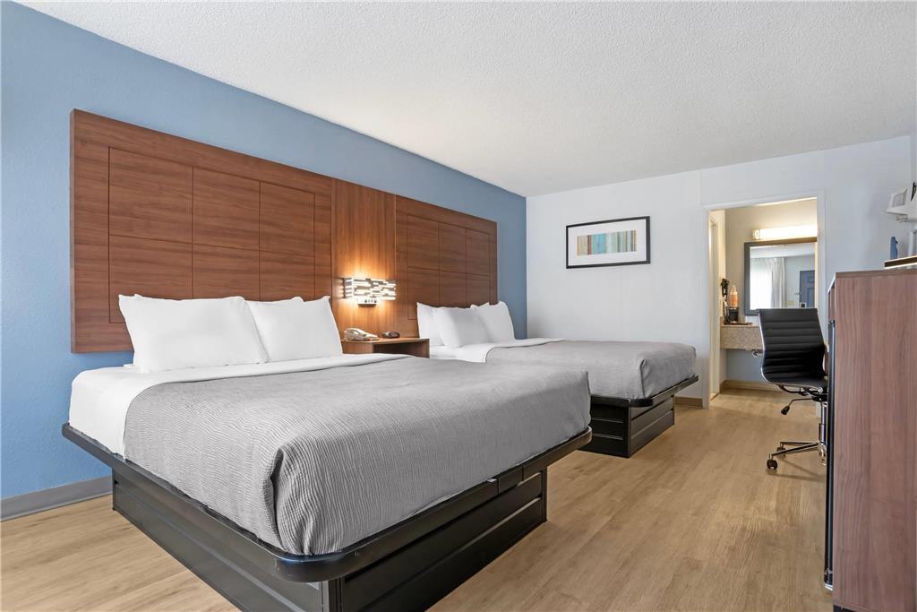 Quality Inn & Suites near Lake Eufaula - photo 9