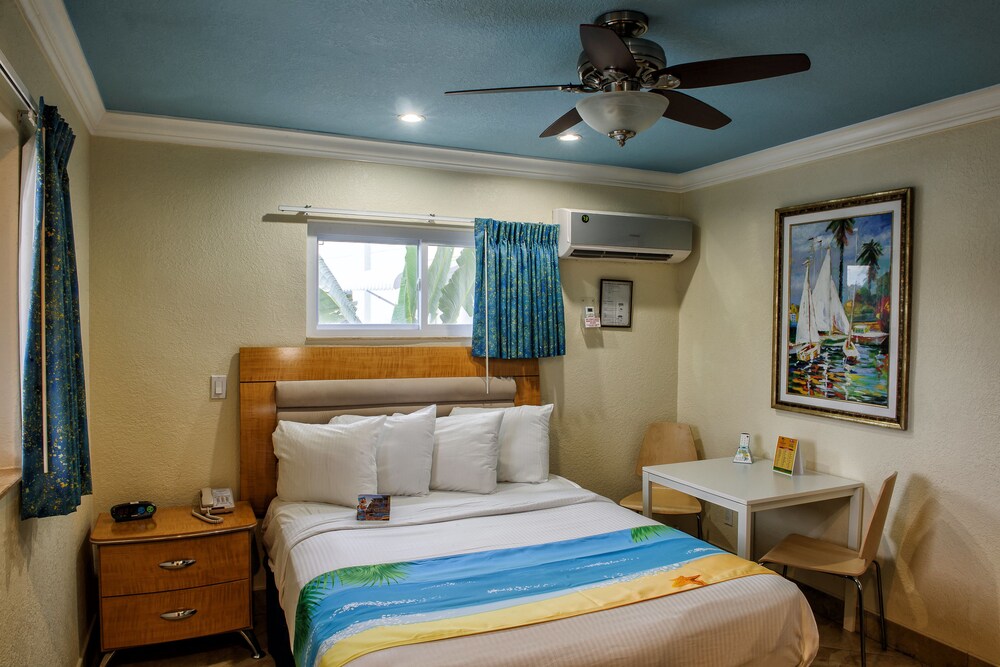 Bay Palms Waterfront Resort Hotel and Marina - photo 11