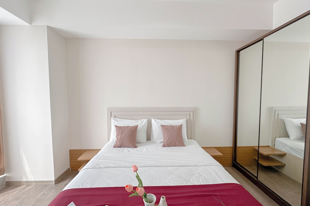 Tidy and Spacious 2BR at Grand Sungkono Lagoon Apartment By Travelio — 4-Star Luxury Hotel in Surabaya, Indonesia