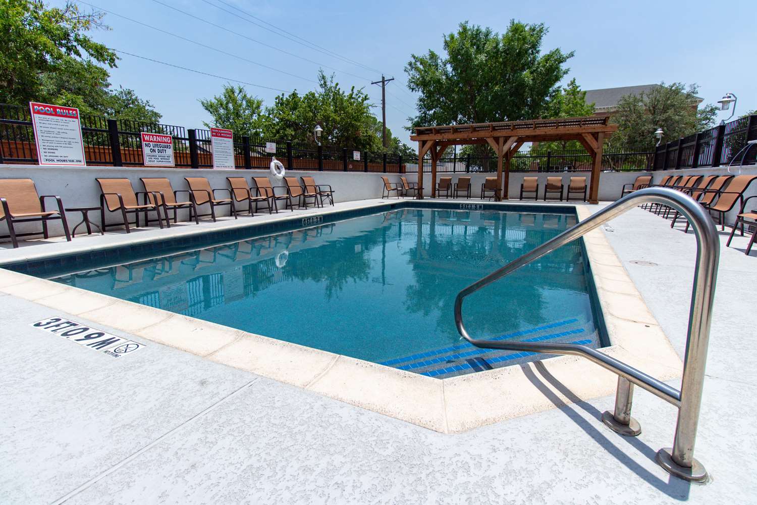 Hampton Inn & Suites Denton - photo 16