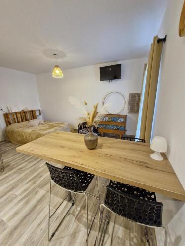 Studio La Poulette Au Mas Du Coq — hotel in Saint-Etienne-Du-Gres