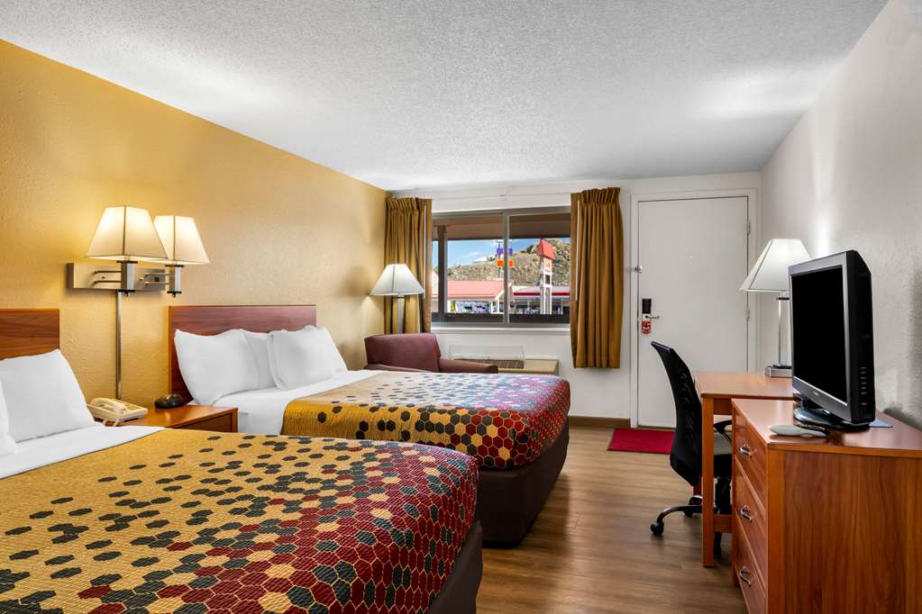 Econo Lodge Miles City I 94 - photo 15