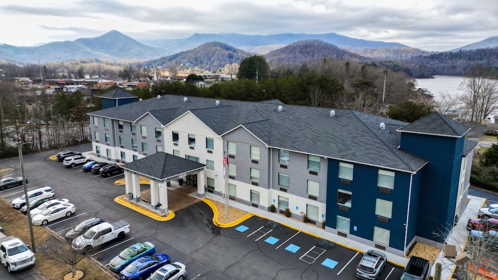 Holiday Inn Express & Suites Hiawassee by IHG — hotel in Hiawassee