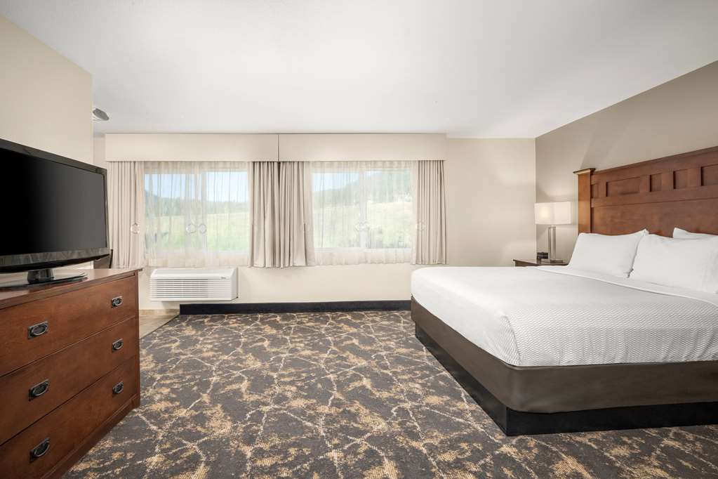 La Quinta Inn & Suites by Wyndham Grants Pass - photo 23