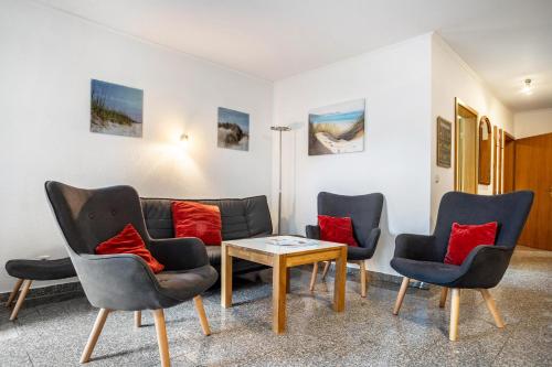 Haus Hügel Wohnung 1 — 4-Star Luxury Hotel in Ostseebad Binz, Germany
