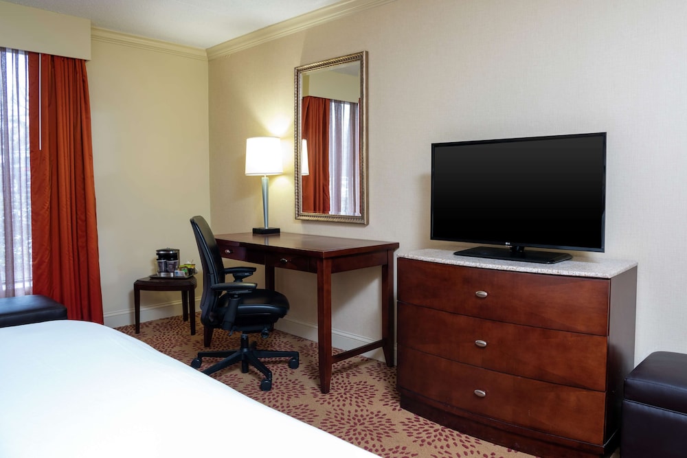 DoubleTree by Hilton Hotel Grand Rapids Airport - photo 13