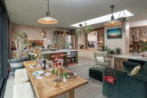 Bohemian Luxury House Beautiful View 10min To Bath 20705991 — Cold Ashton