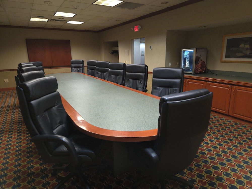 Holiday Inn Hotel & Suites Cincinnati Eastgate by IHG - photo 27